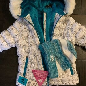 Snozu girls winter jacket and hat 4T NWT